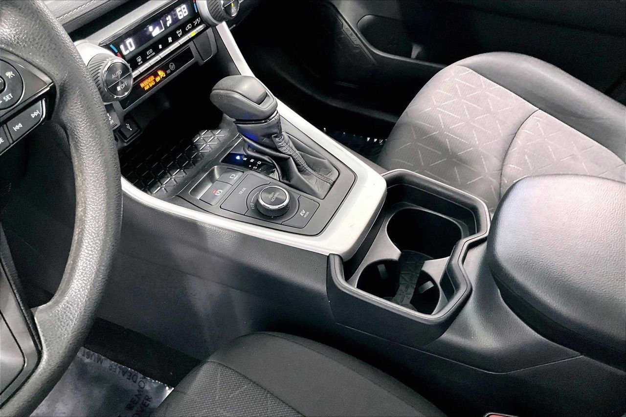 Used 2021 Toyota RAV4 XLE w/ Convenience Package image 17