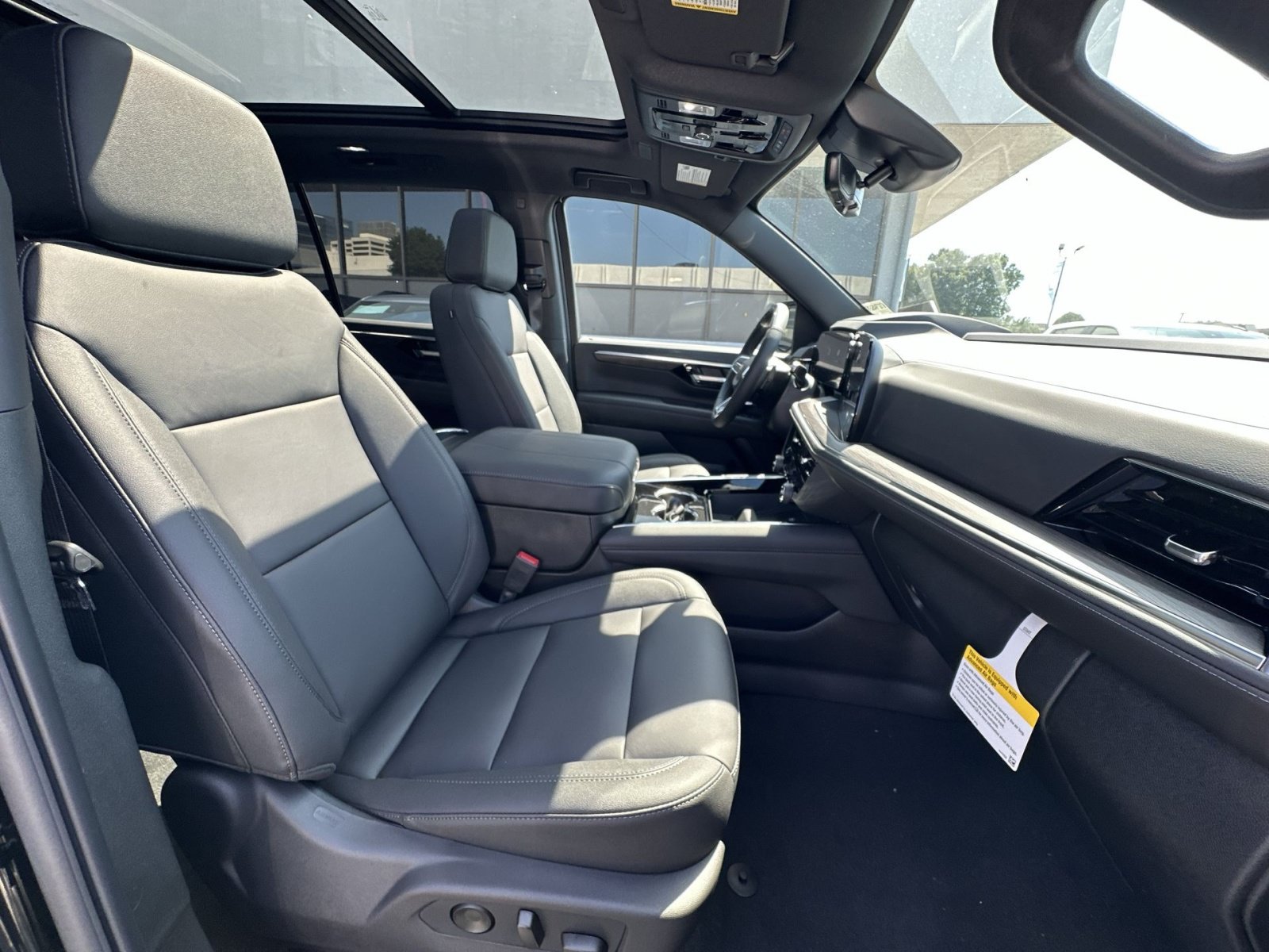 New 2026 Chevrolet Suburban LT w/ Advanced Technology Package AWD/4WD image 28