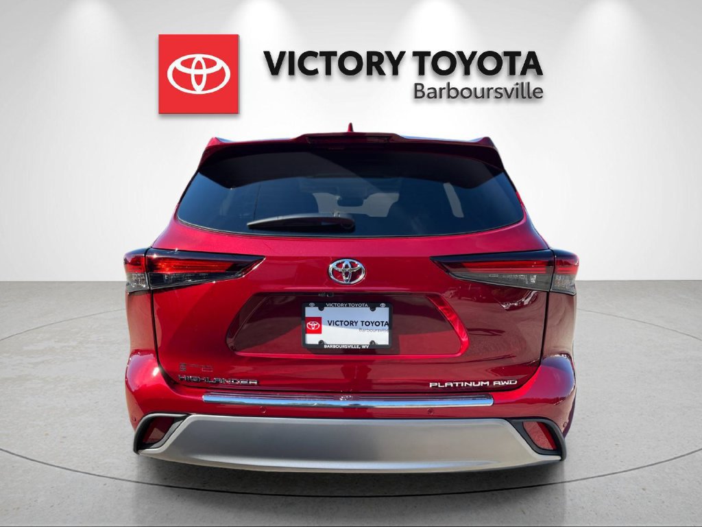 New 2026 Toyota Highlander Platinum AWD/4WD image 4