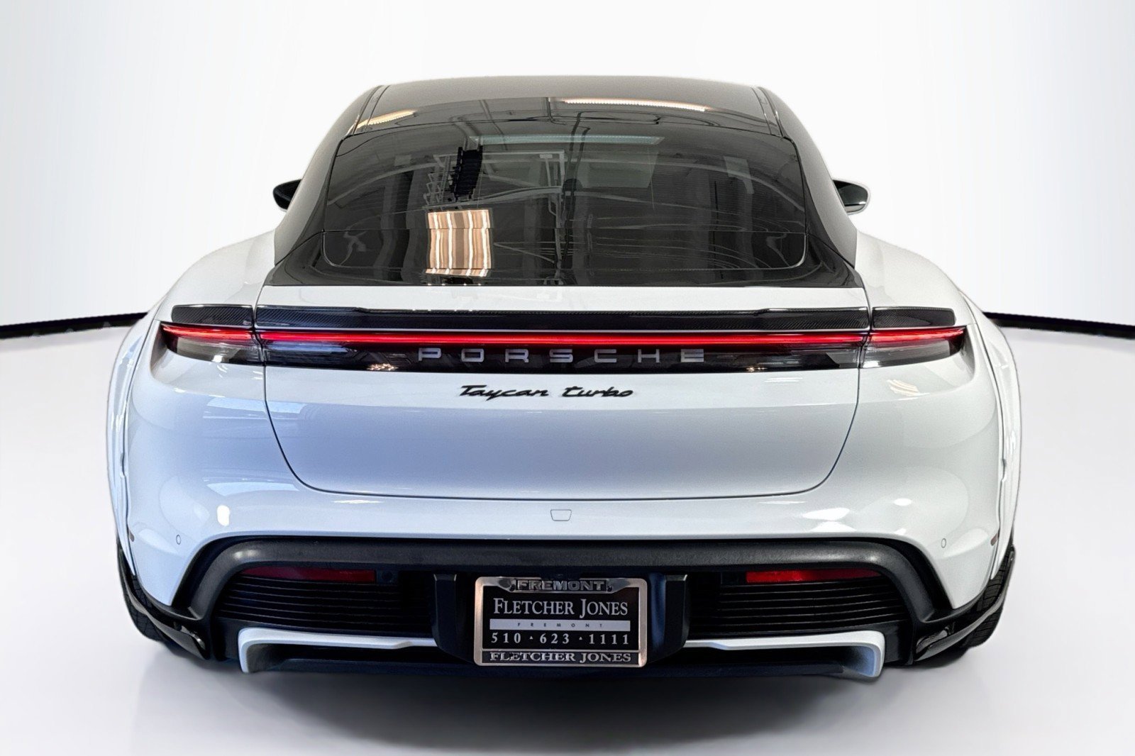 Used 2022 Porsche Taycan Turbo S image 6