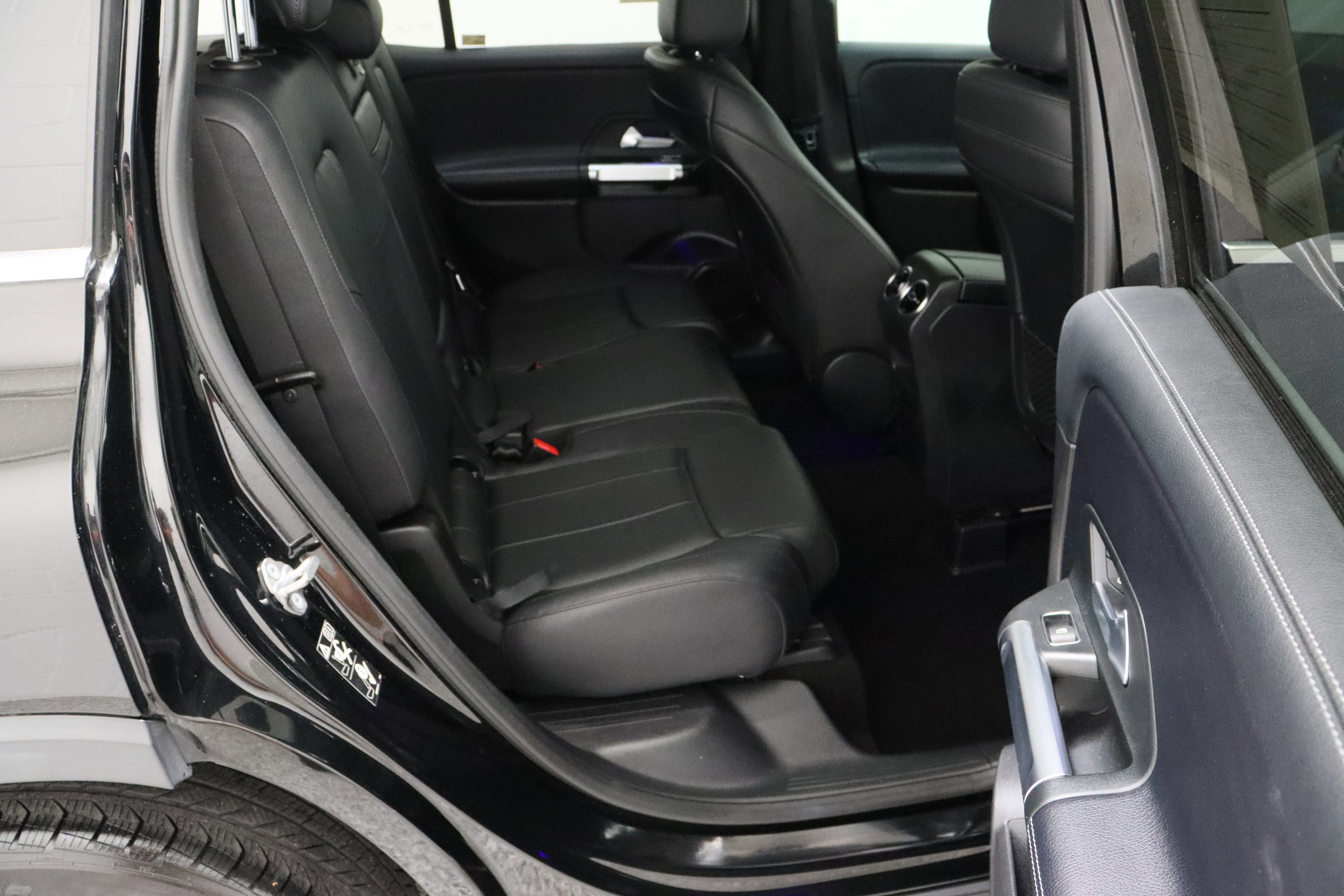 Used 2020 Mercedes-Benz GLB 250 4MATIC image 36