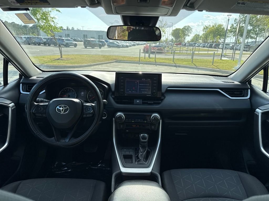 Used 2020 Toyota RAV4 XLE image 16