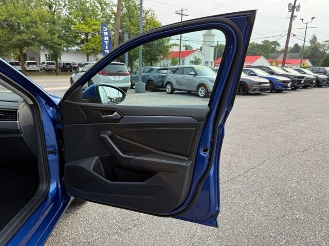 Used 2024 Volkswagen Jetta SE FWD image 26