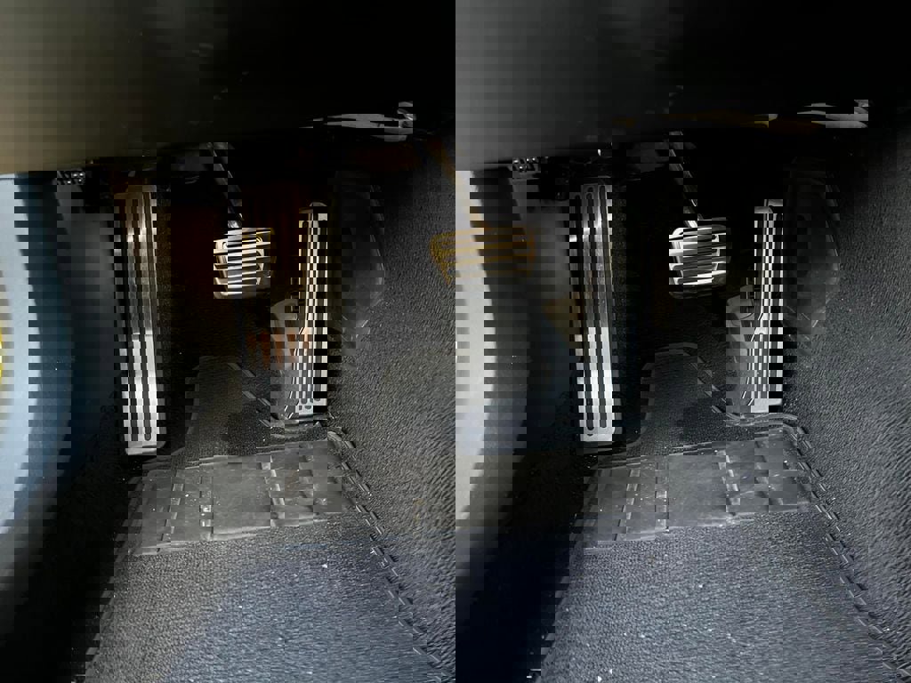 Used 2015 Chevrolet Corvette Stingray Coupe w/ 2LT Preferred Equipment Group image 26