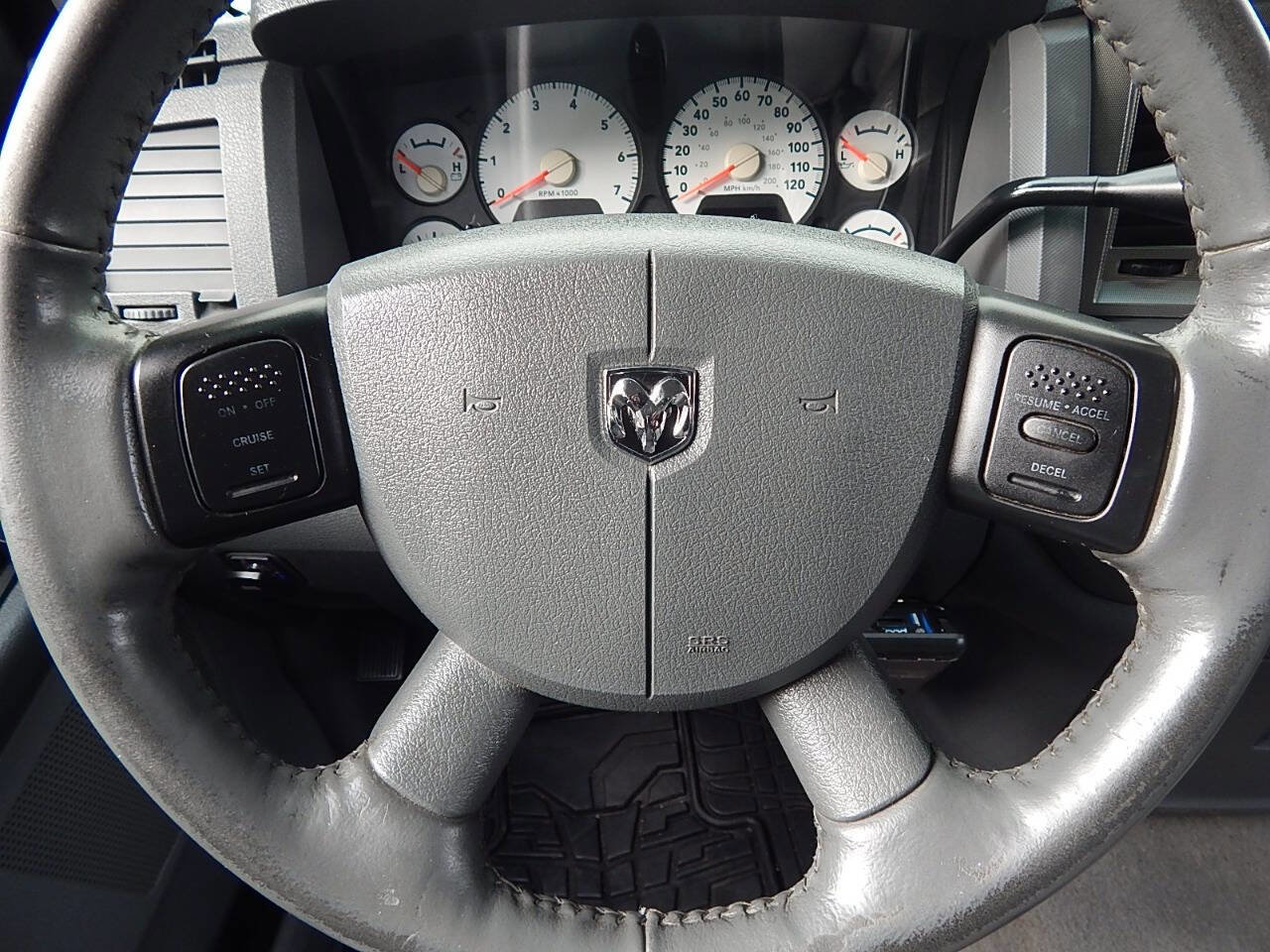 Used 2006 Dodge Ram 2500 Truck SLT image 23