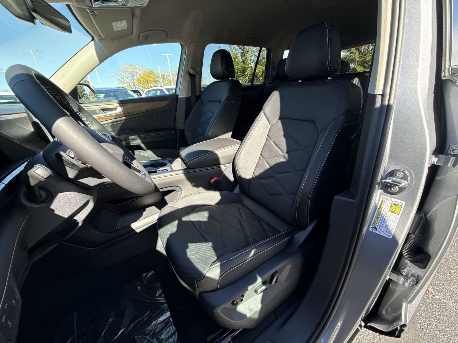 New 2026 Volkswagen Atlas SE image 13