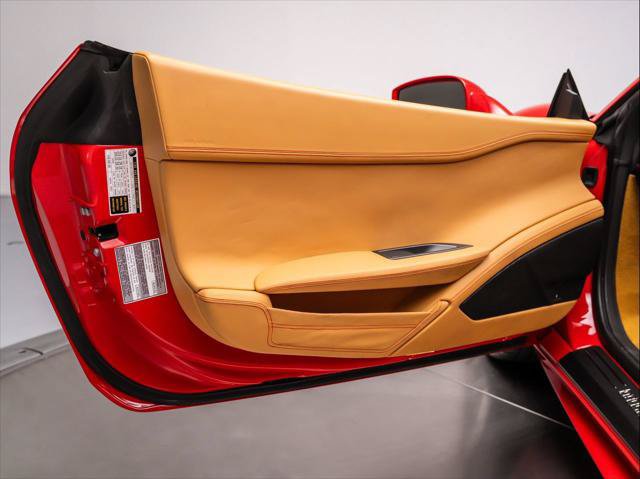 Used 2012 Ferrari 458 Italia Coupe RWD image 27