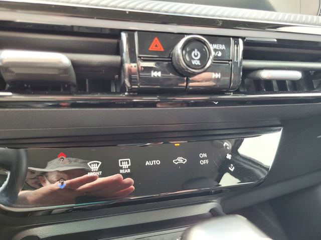 Certified 2025 Nissan Kicks SR AWD/4WD image 24