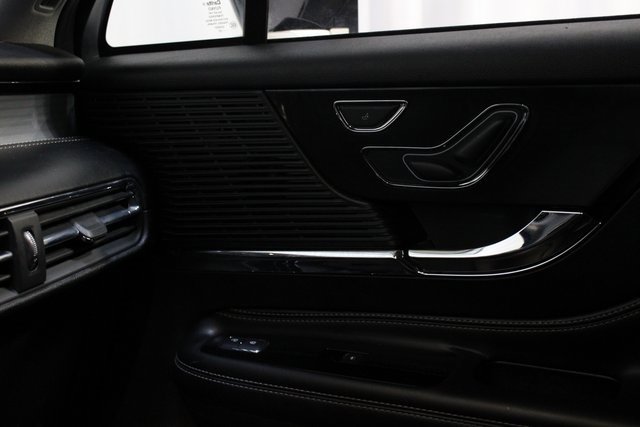 Used 2022 Lincoln Corsair Standard image 17