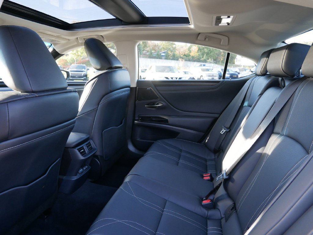 Certified 2025 Lexus ES 350 w/ Luxury Package FWD image 11