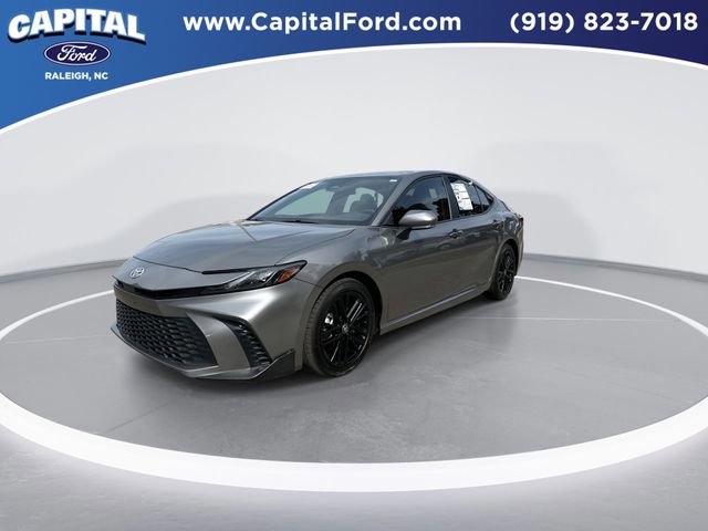 Used 2025 Toyota Camry SE FWD image 4