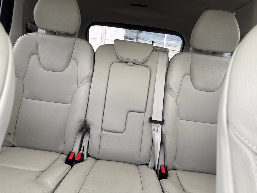 Used 2022 Volvo XC90 T5 Momentum AWD/4WD image 38