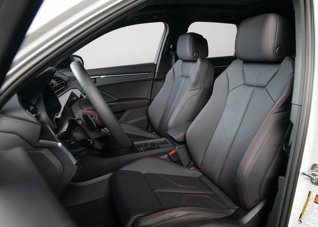 Used 2025 Audi Q3 2.0T Premium Plus w/ Premium Plus Package AWD/4WD image 10