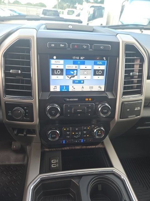 Used 2019 Ford F250 Lariat w/ Chrome Package AWD/4WD image 16