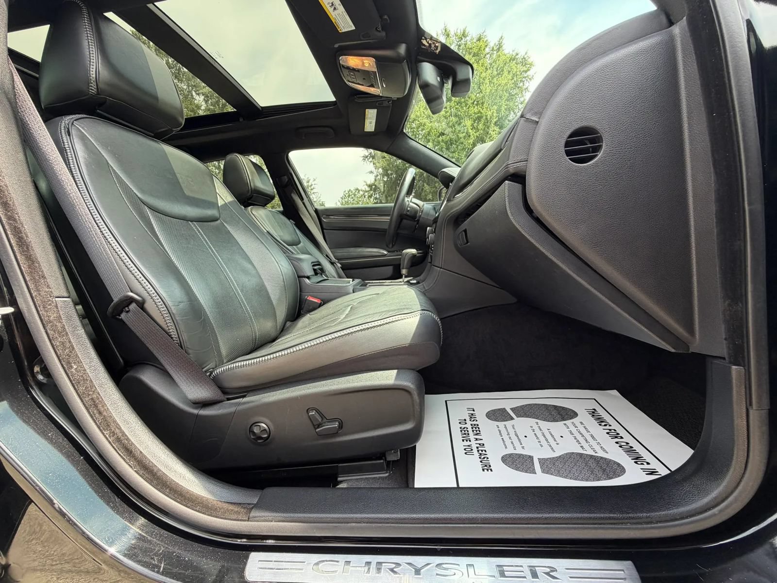 Used 2013 Chrysler 300 C RWD image 39