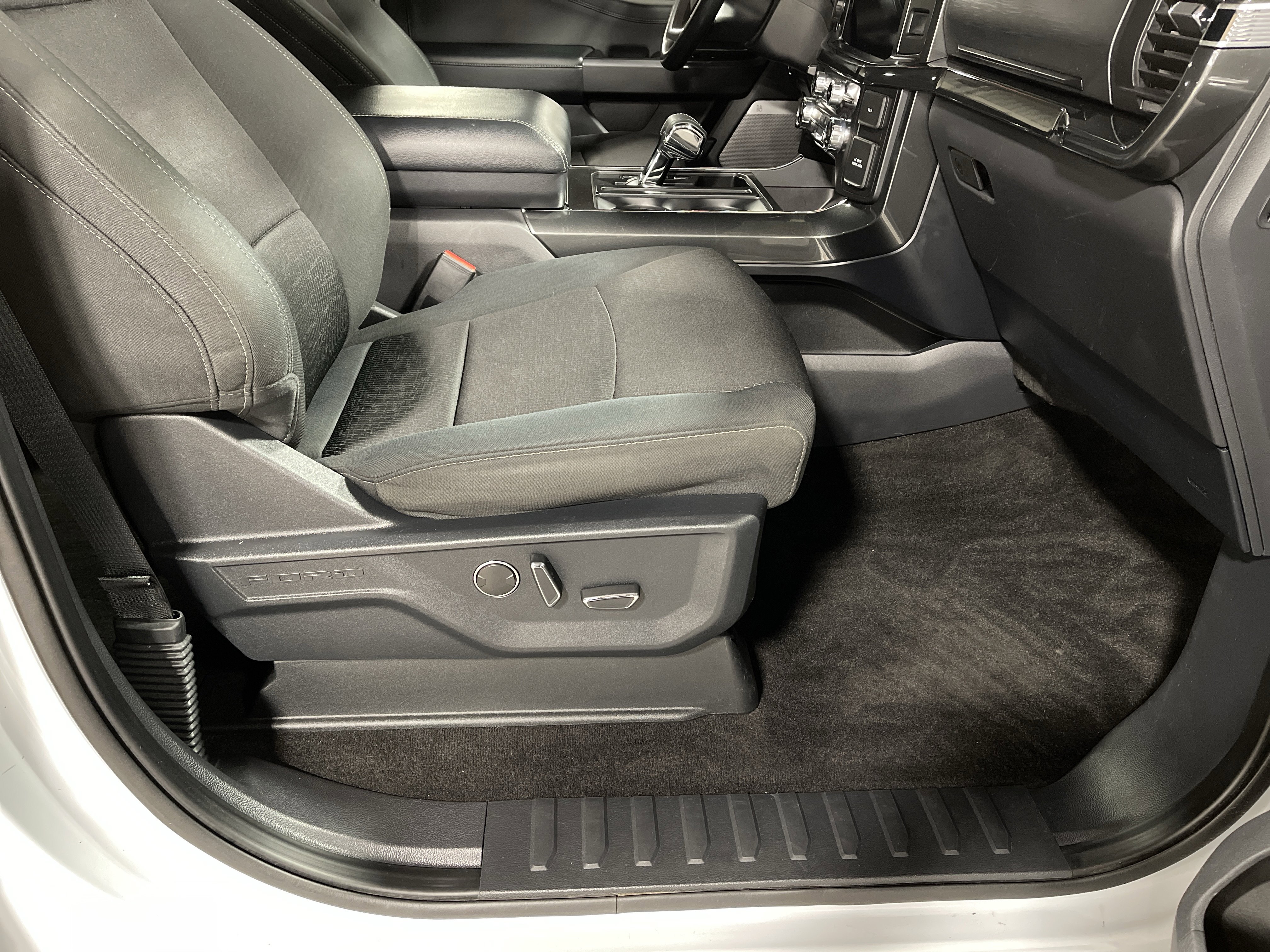 Used 2021 Ford F150 XLT w/ Equipment Group 302A High image 15