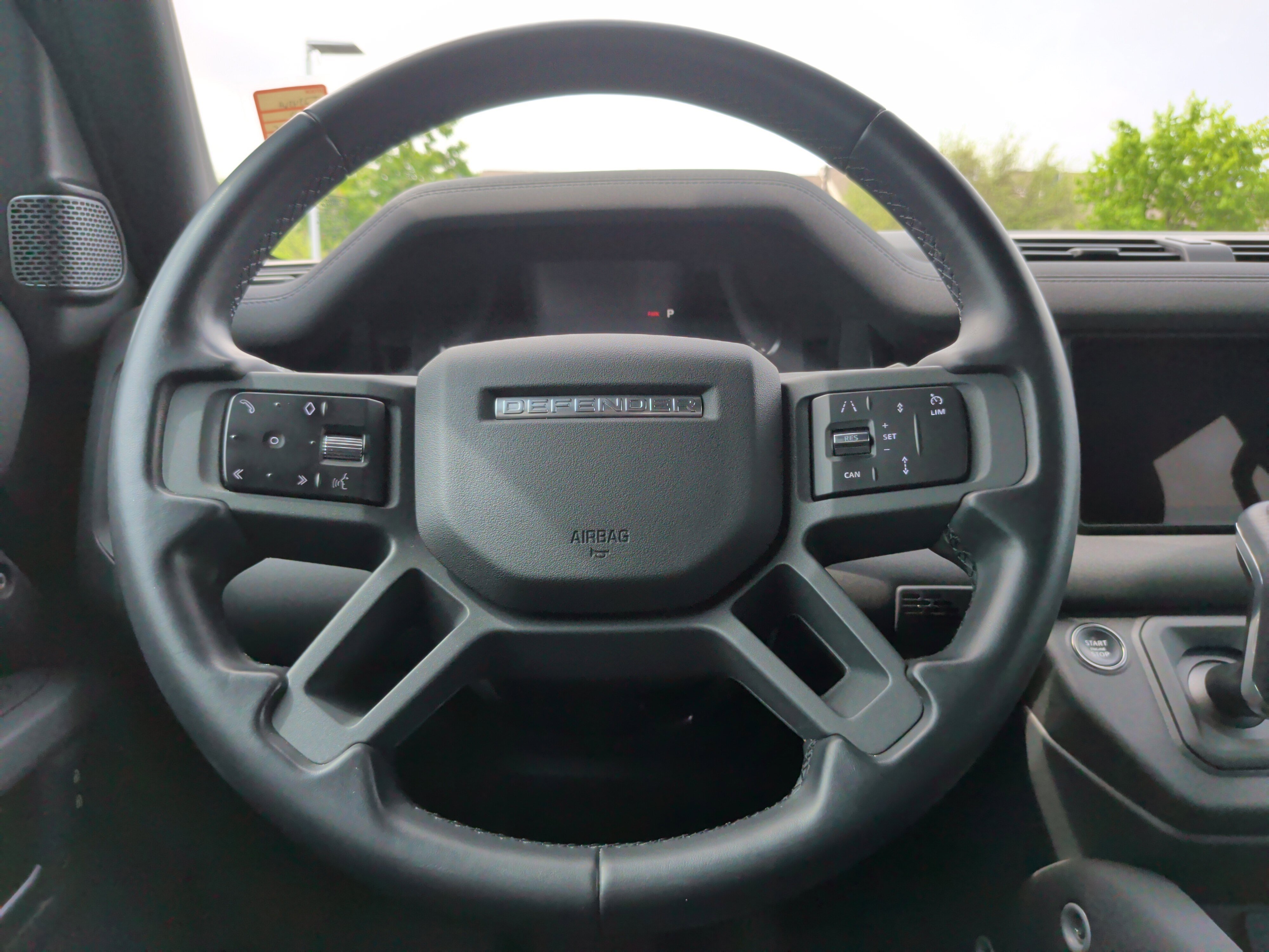 Used 2023 Land Rover Defender 110 X-Dynamic SE image 23