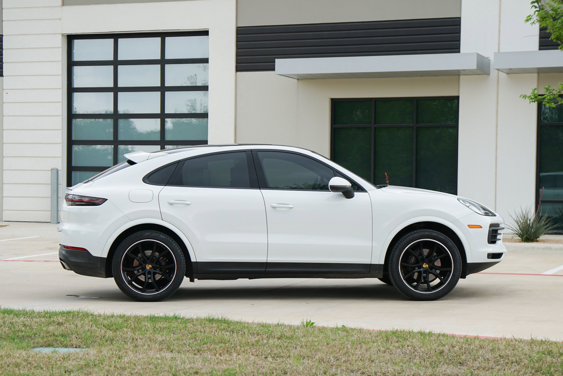 Used 2020 Porsche Cayenne image 13