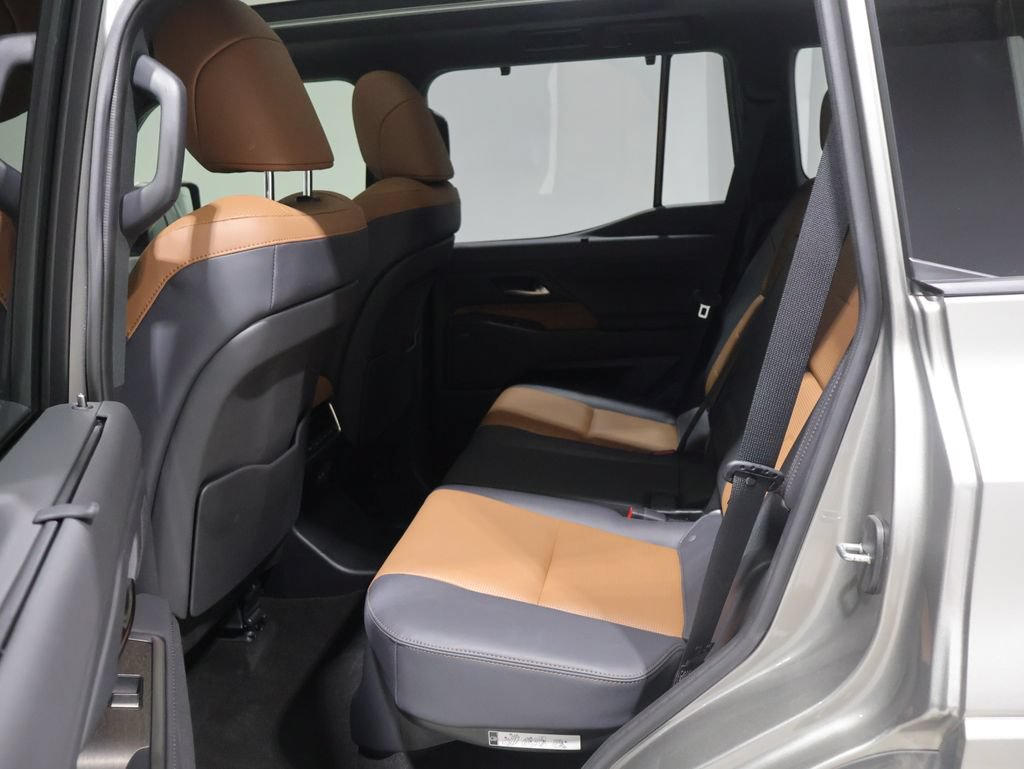 Used 2025 Lexus GX 550 AWD/4WD image 16