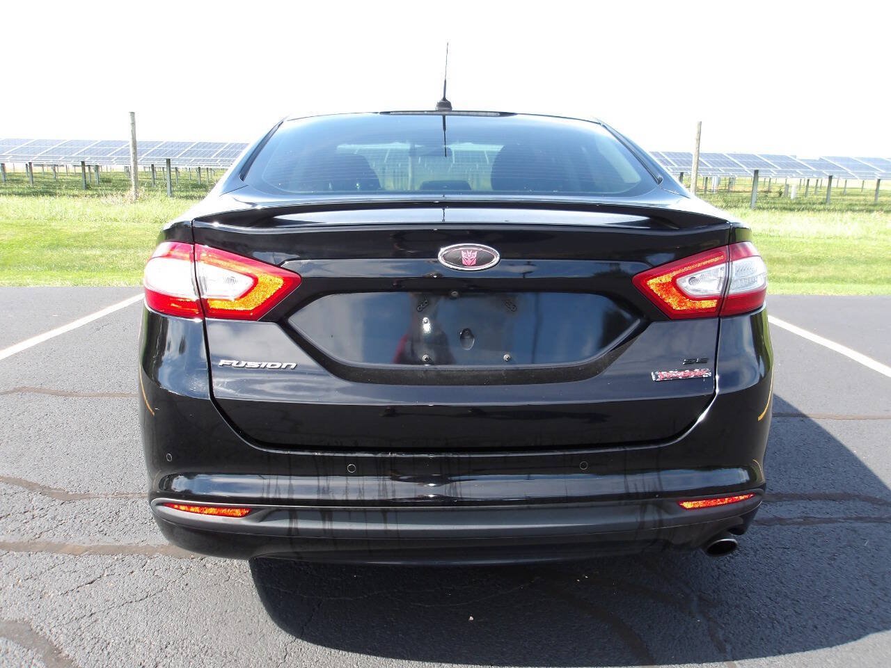 Used 2016 Ford Fusion SE FWD image 4
