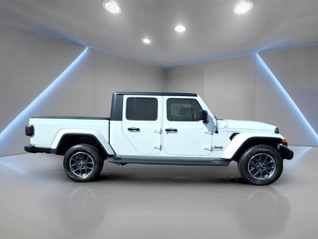 Used 2022 Jeep Gladiator Overland w/ LED Lighting Group AWD/4WD image 21