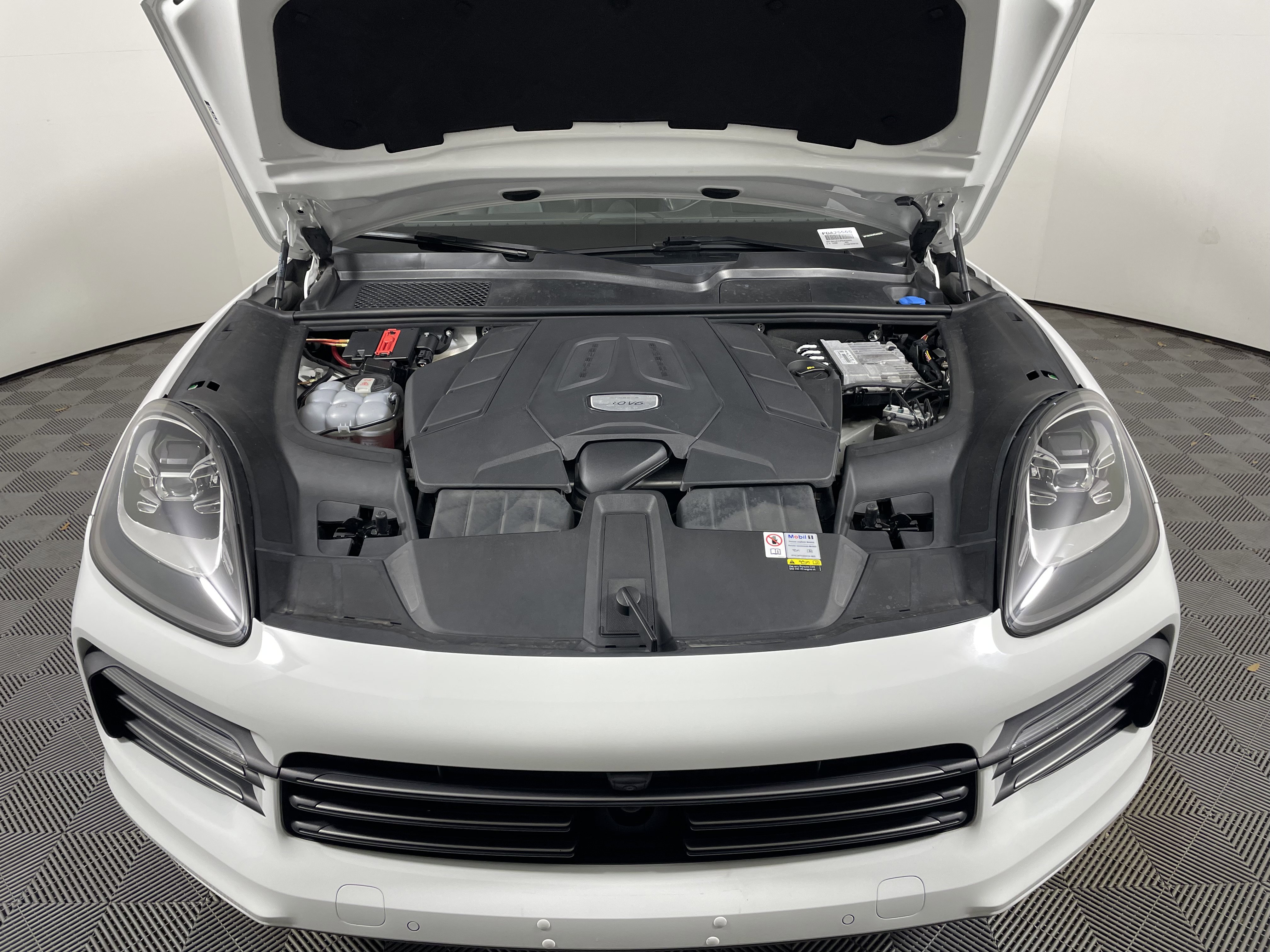 Certified 2023 Porsche Cayenne Platinum Edition AWD/4WD image 22