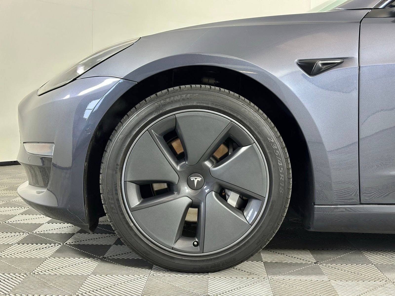 Used 2023 Tesla Model 3 Standard Range image 8