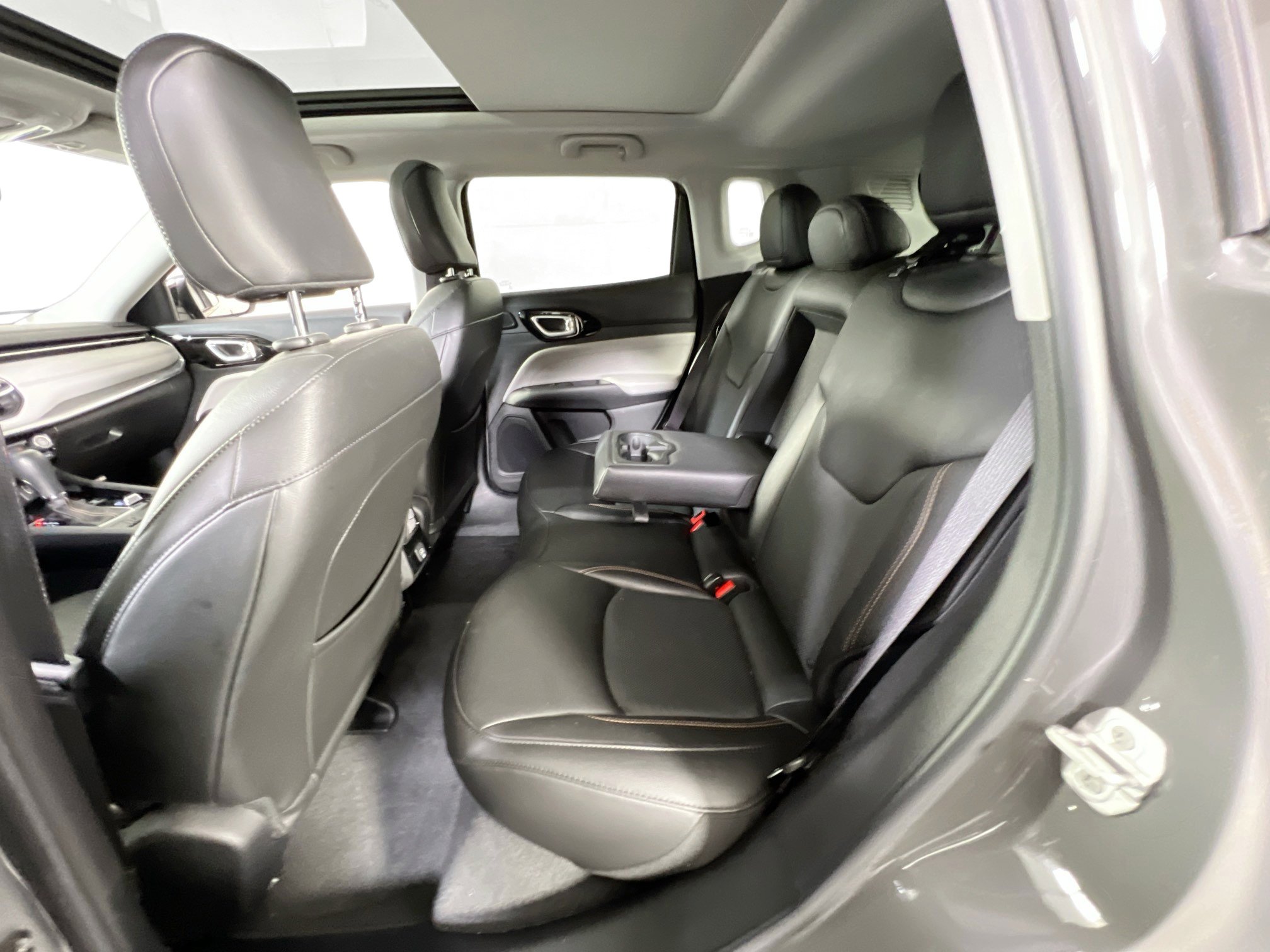 Used 2022 Jeep Compass Limited w/ Sun and Sound Group image 25