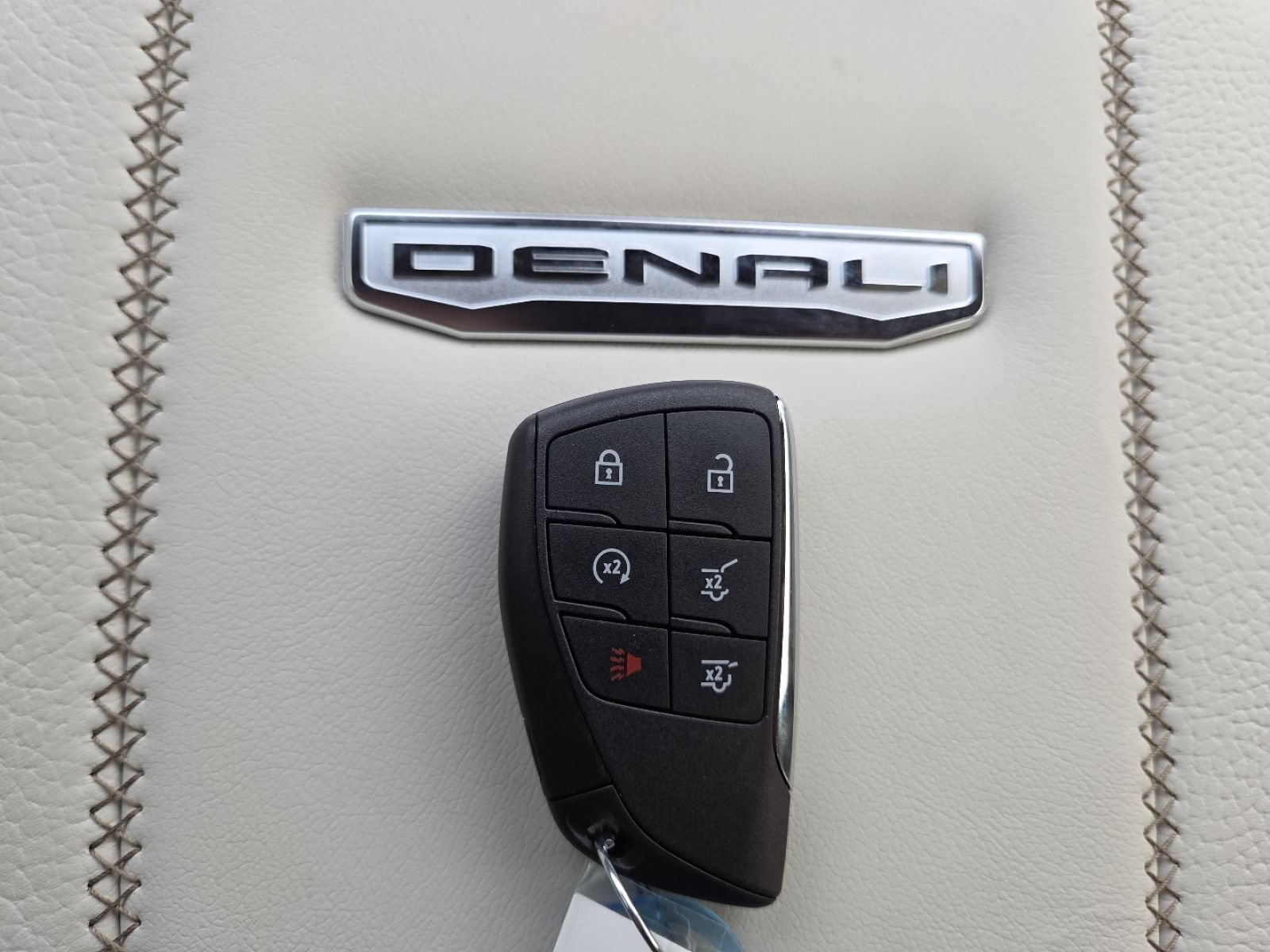 New 2026 GMC Yukon XL Denali w/ Denali Reserve Package AWD/4WD image 42