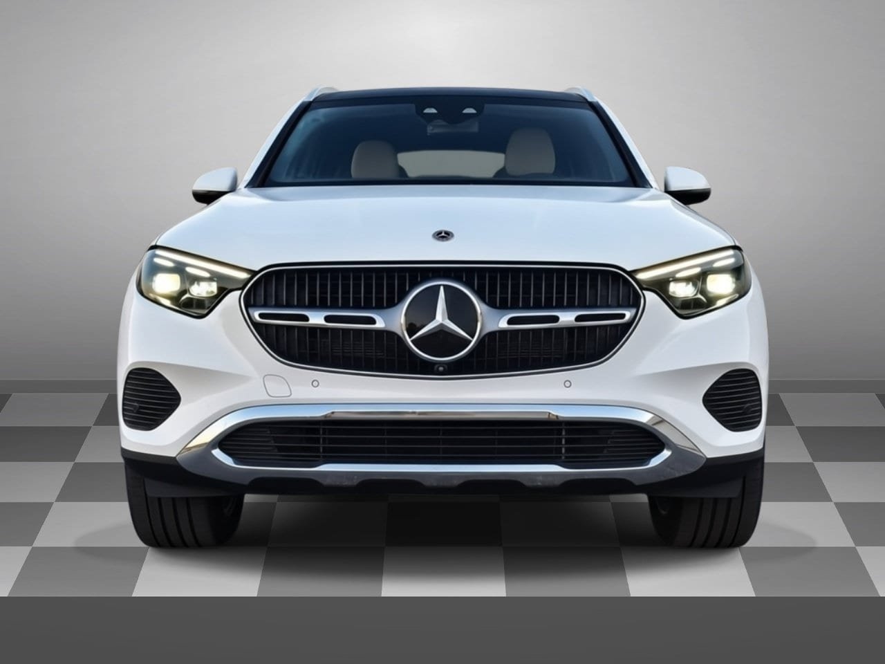 Used 2026 Mercedes-Benz GLC 300 4MATIC image 2