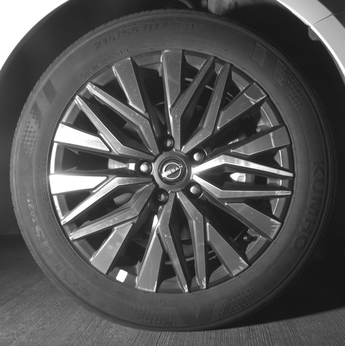Used 2025 Nissan Altima 2.5 SV FWD image 13