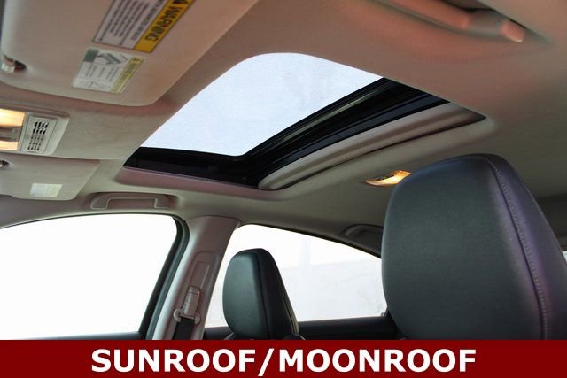 Used 2020 Honda HR-V Touring image 17