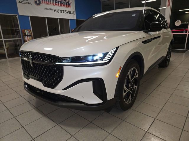 Used 2024 Lincoln Nautilus Premier w/ Equipment Group 102A image 4