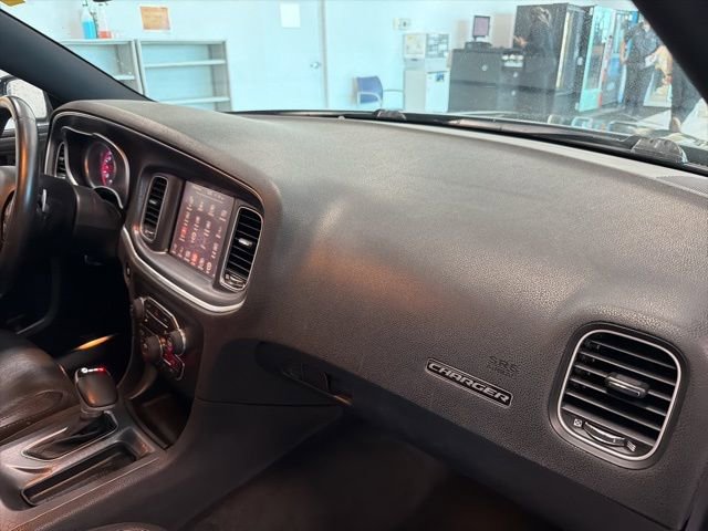 Used 2015 Dodge Charger R/T w/ Plus Group image 32