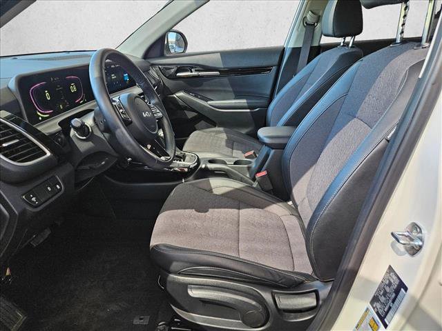 Used 2025 Kia Seltos S image 14