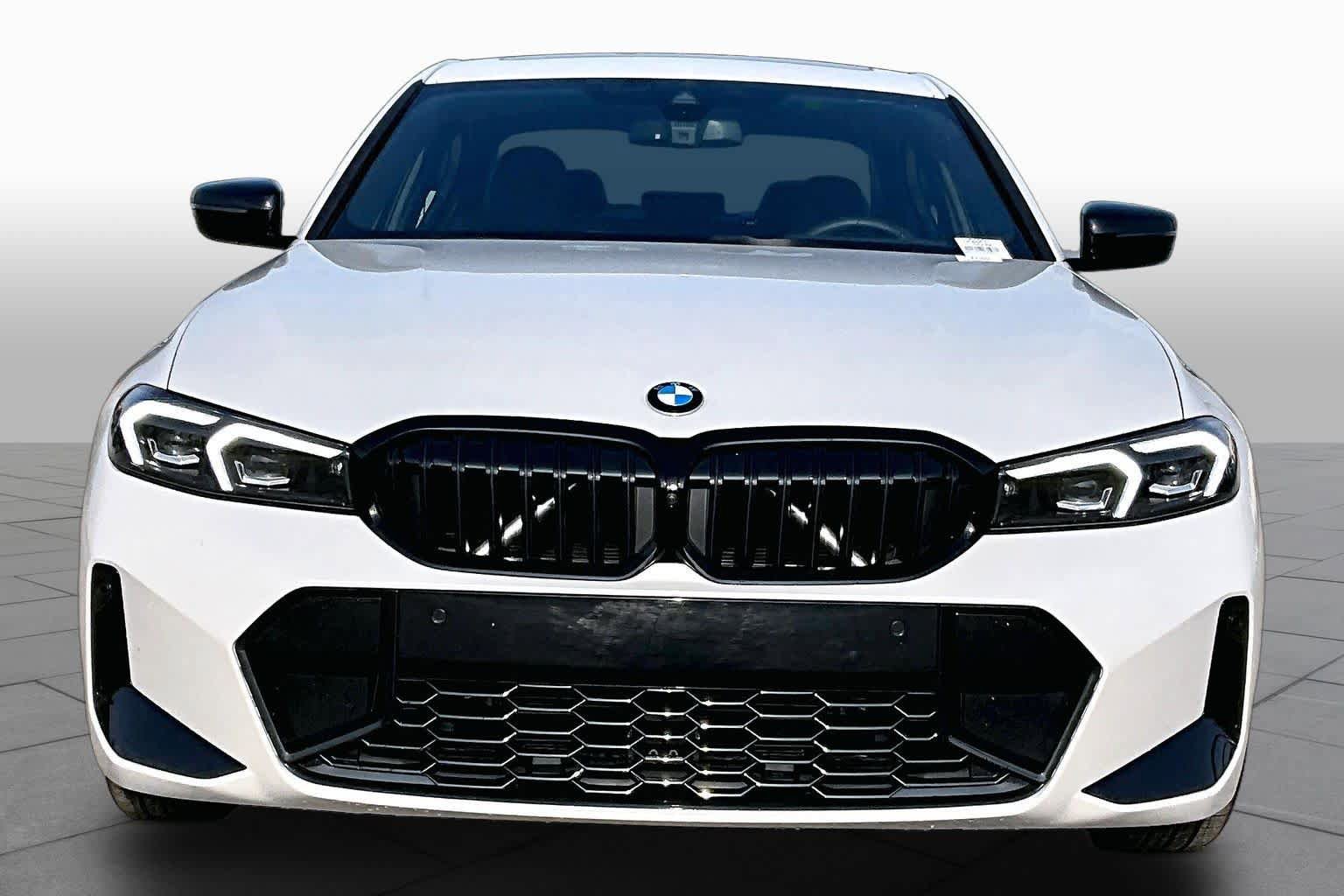 Used 2026 BMW 330i Sedan w/ M Sport Package RWD image 3