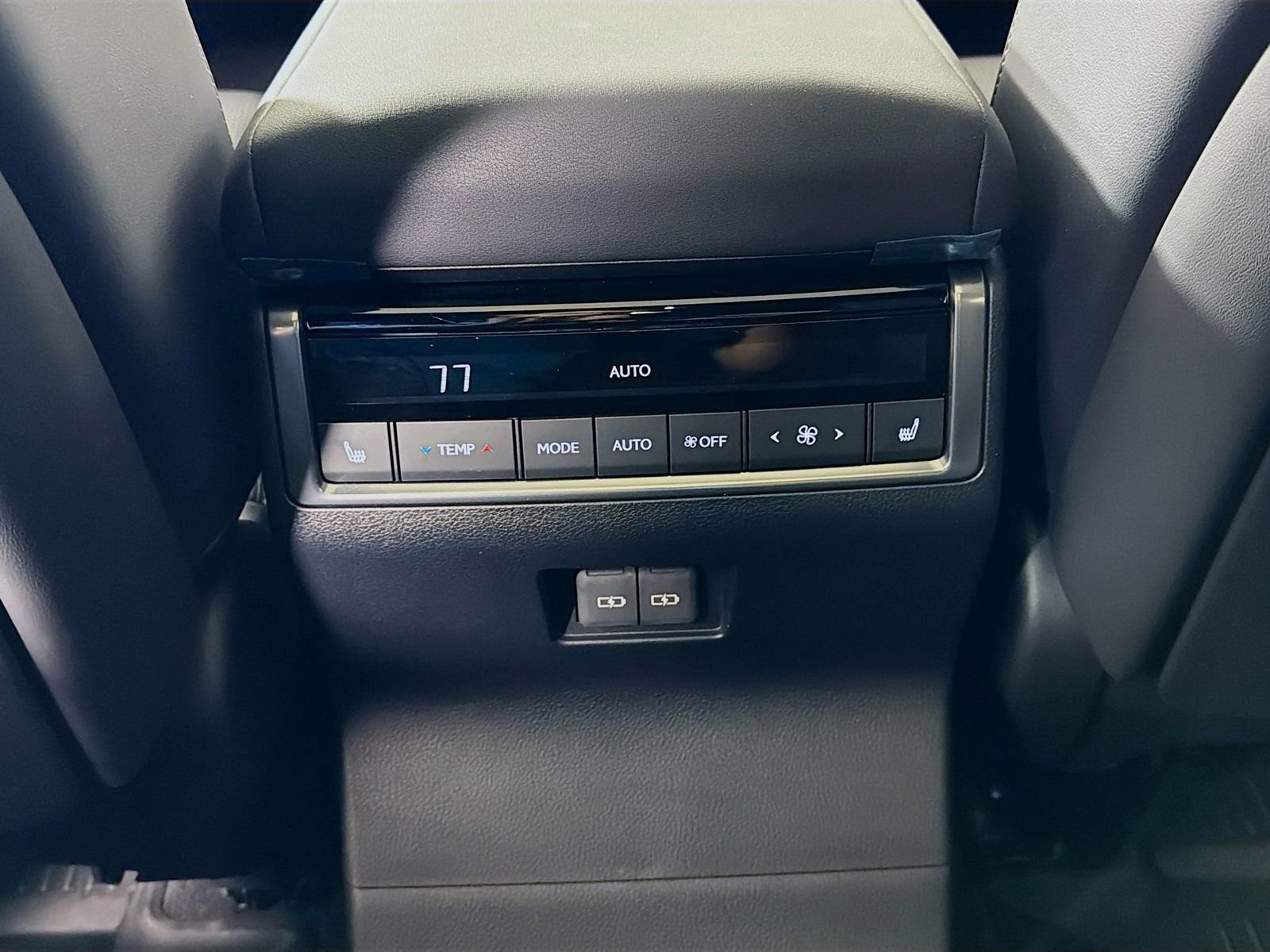 Used 2025 Lexus GX 550 w/ Cold Area Package AWD/4WD image 28