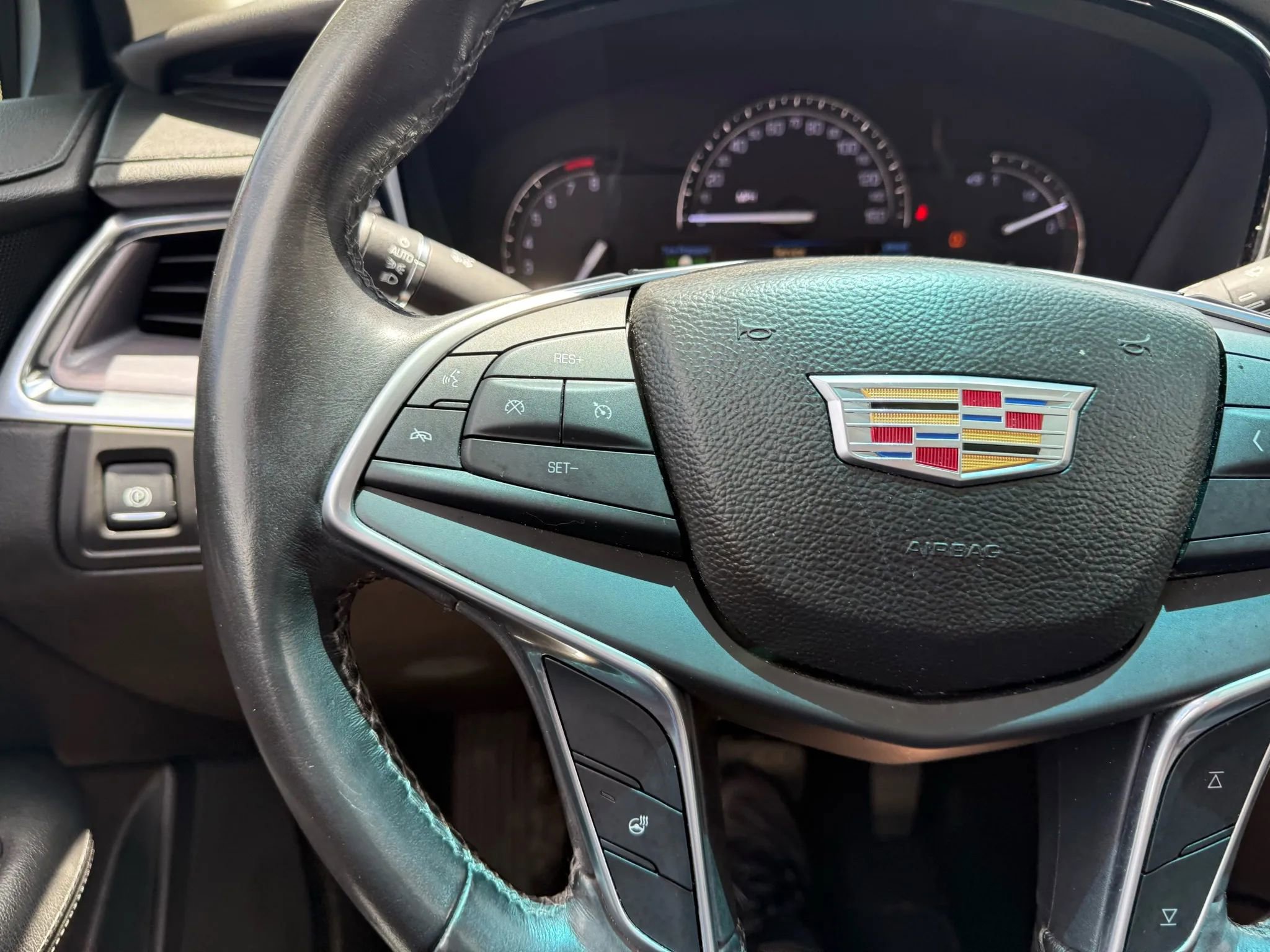 Used 2017 Cadillac XT5 Luxury FWD image 24