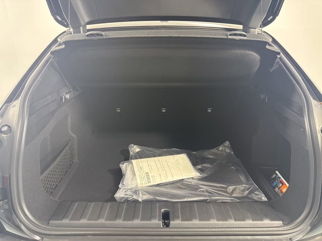 New 2026 BMW X2 xDrive28i w/ Technology Package AWD/4WD image 17