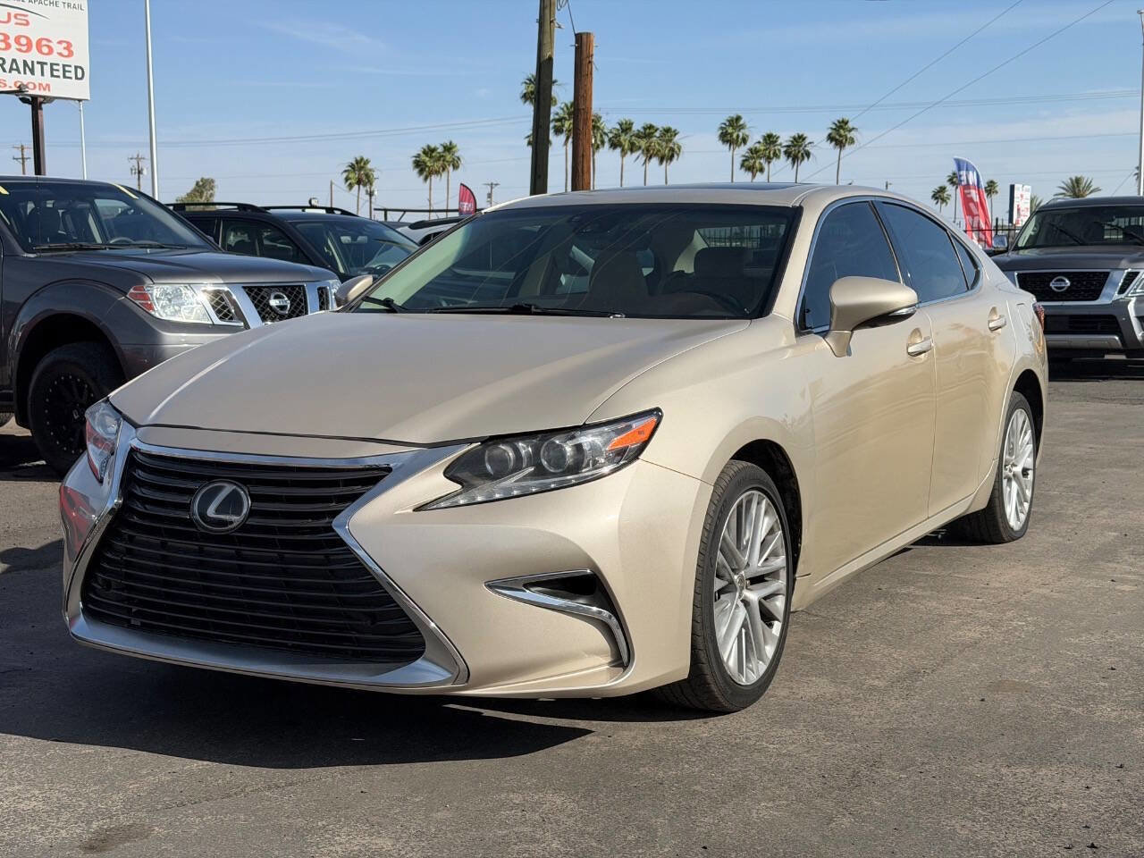 Used 2016 Lexus ES 350 w/ Luxury Package w/Wood Trim FWD image 1