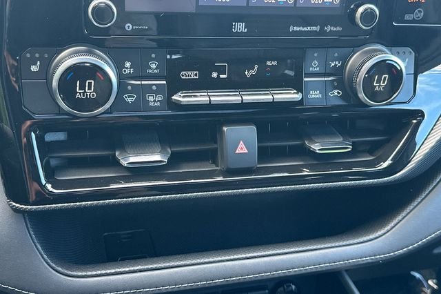 Used 2021 Toyota Highlander XSE image 25