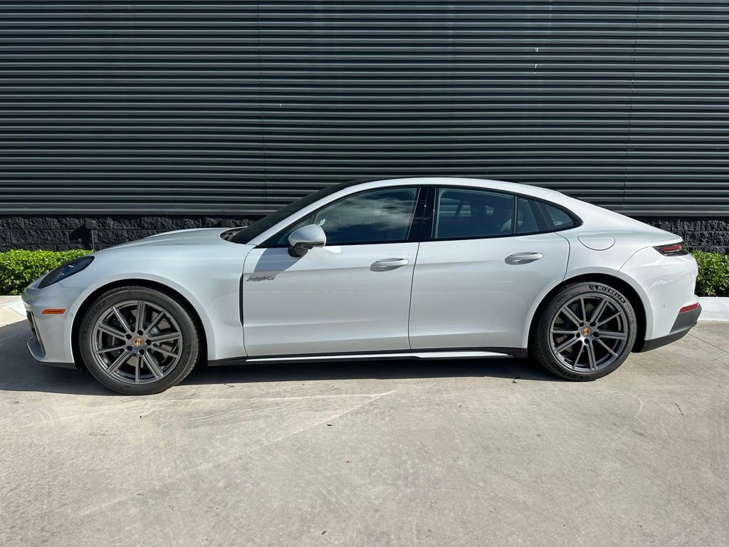 Used 2025 Porsche Panamera 4 image 2