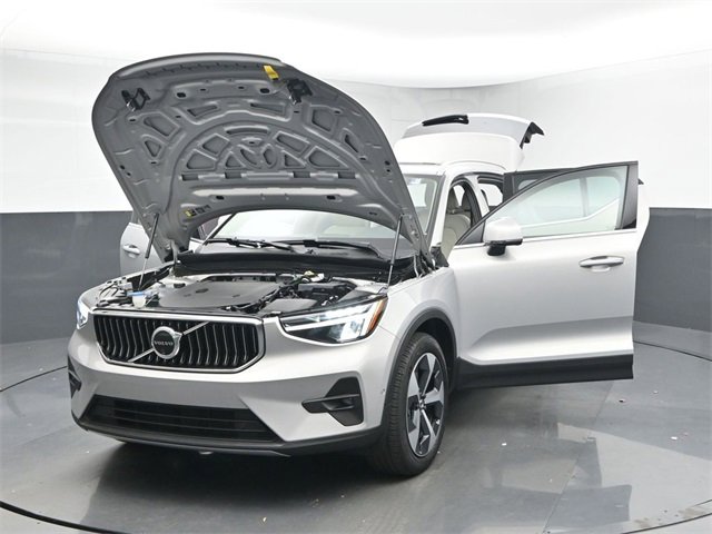 Used 2024 Volvo XC40 B5 Plus w/ Protection Package Premier image 53