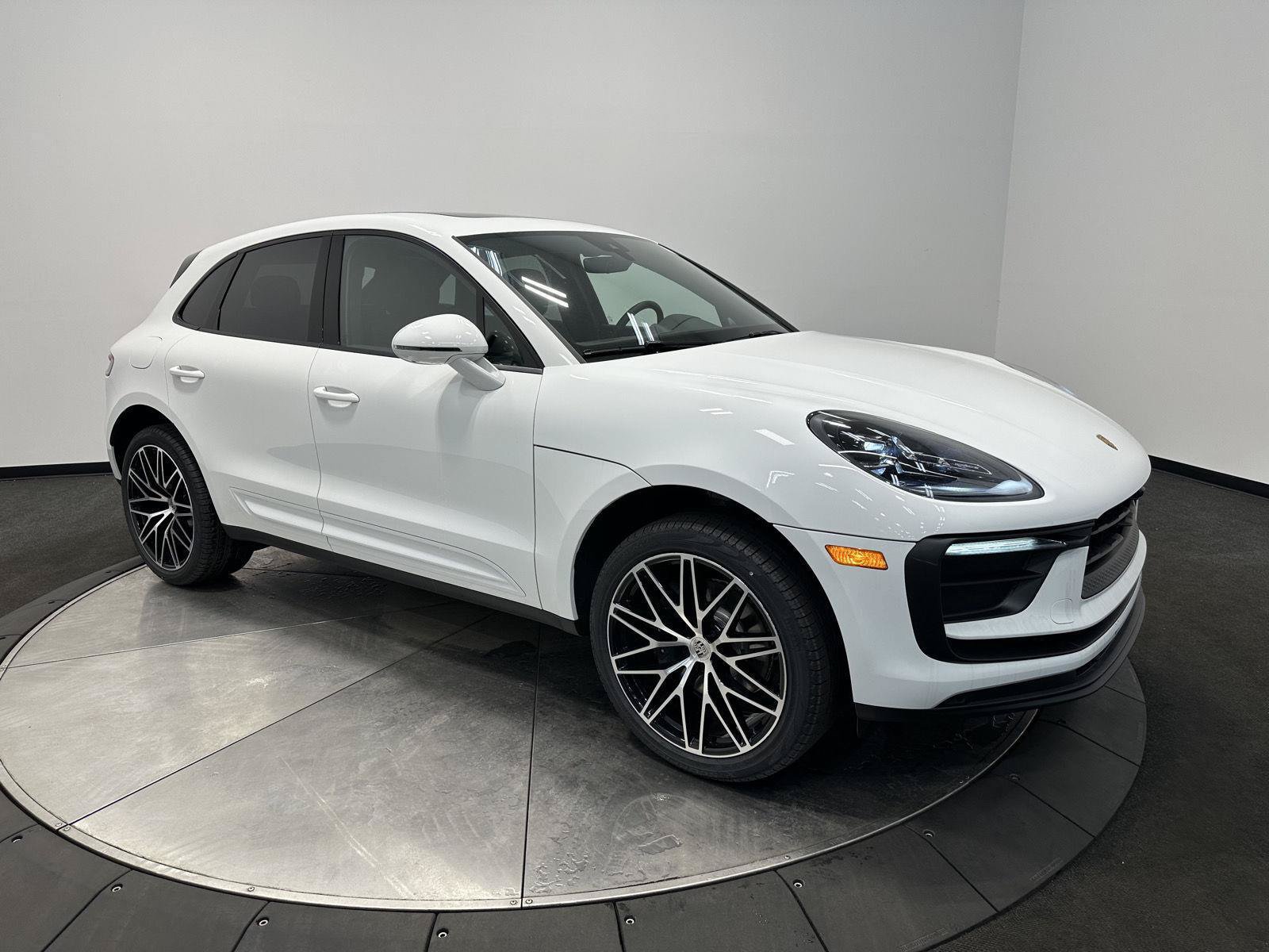 New 2026 Porsche Macan AWD/4WD image 9