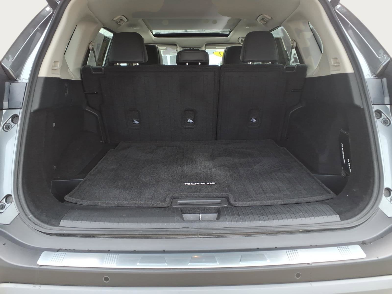 Used 2021 Nissan Rogue SV w/ Premium Package AWD/4WD image 16