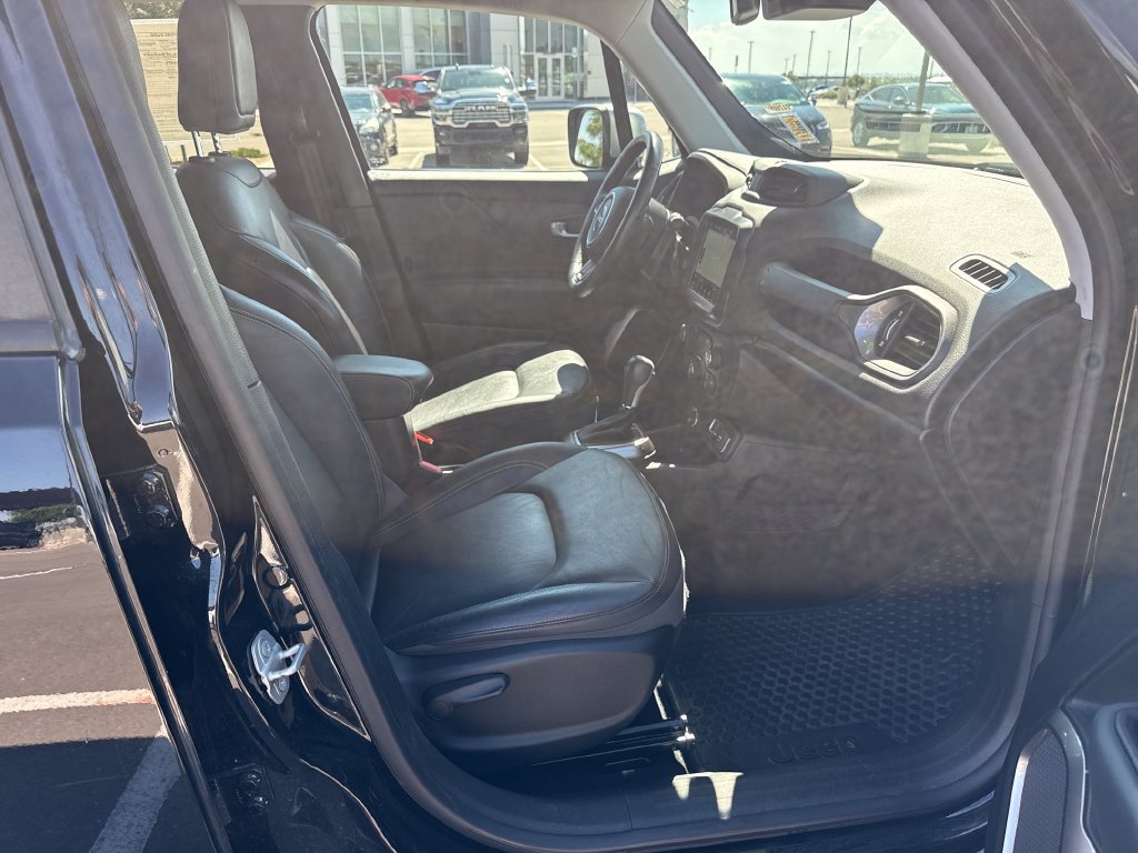 Used 2018 Jeep Renegade Limited w/ UConnect 8.4 Nav Group AWD/4WD image 28
