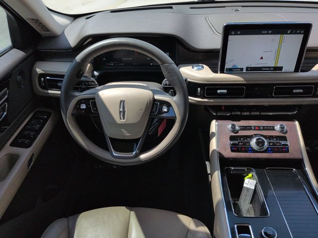 Used 2023 Lincoln Aviator Reserve w/ Equipment Group 201A AWD/4WD image 19