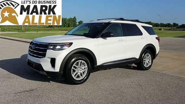 Used 2025 Ford Explorer Active AWD/4WD image 4