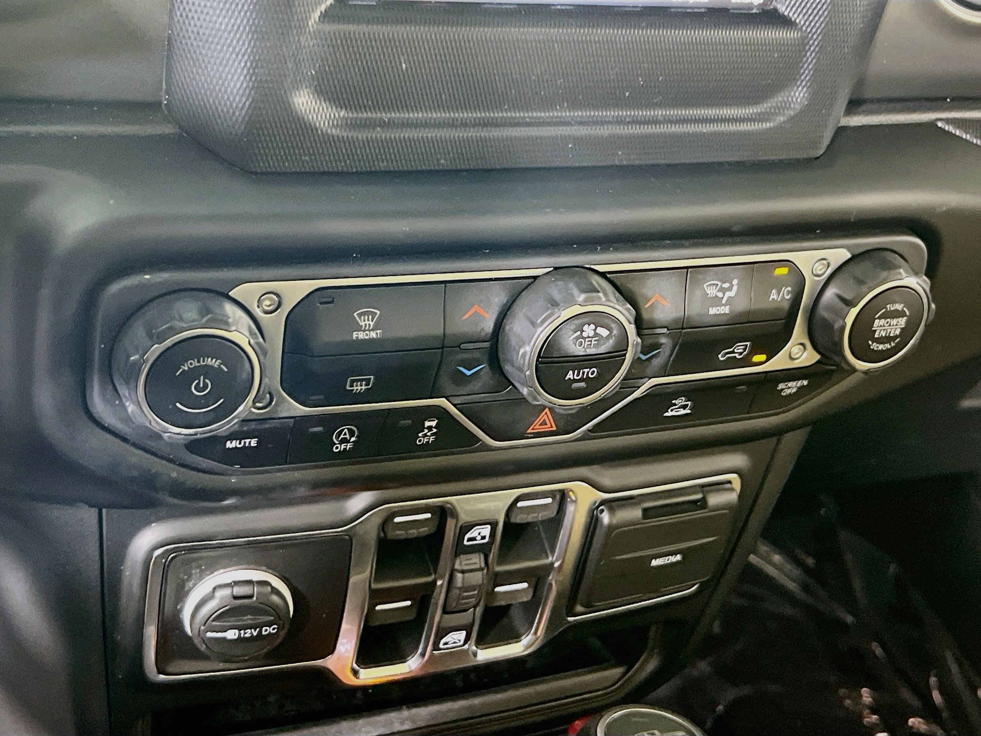 Used 2023 Jeep Gladiator Sport AWD/4WD image 15