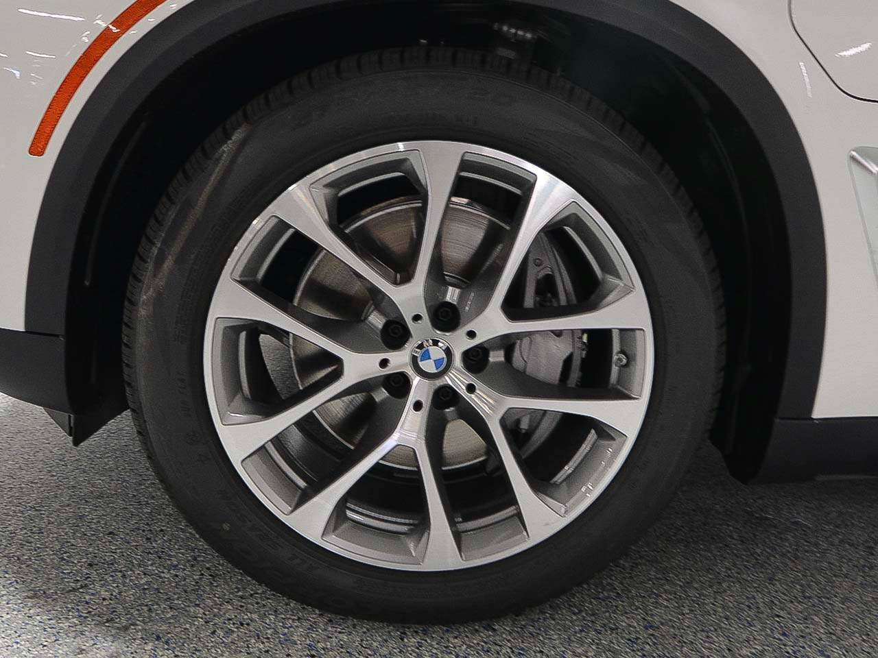 Used 2026 BMW X5 xDrive50e AWD/4WD image 5